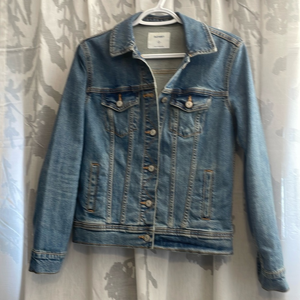 Old Navy womens long sleeve light Blue Denim Jean Jacket size small!